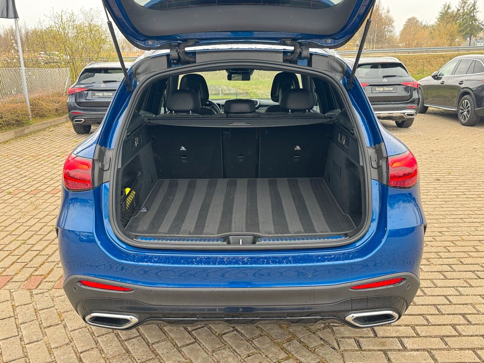 Mercedes-Benz GLC 300 d 4M AMG Advanced AHK PanoDach DigiLight
