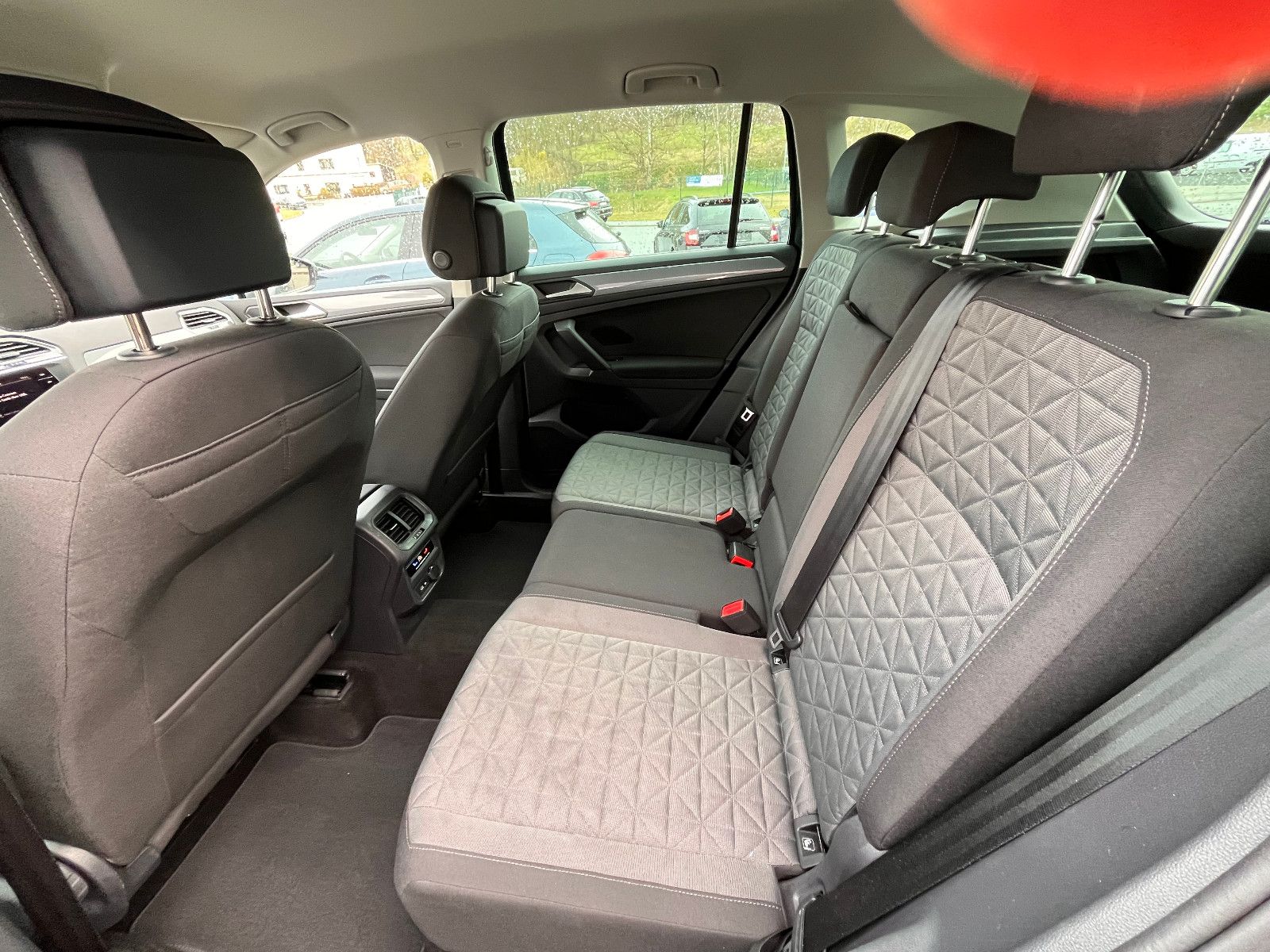 Volkswagen Tiguan Life - Samsaru's Car Outlet
