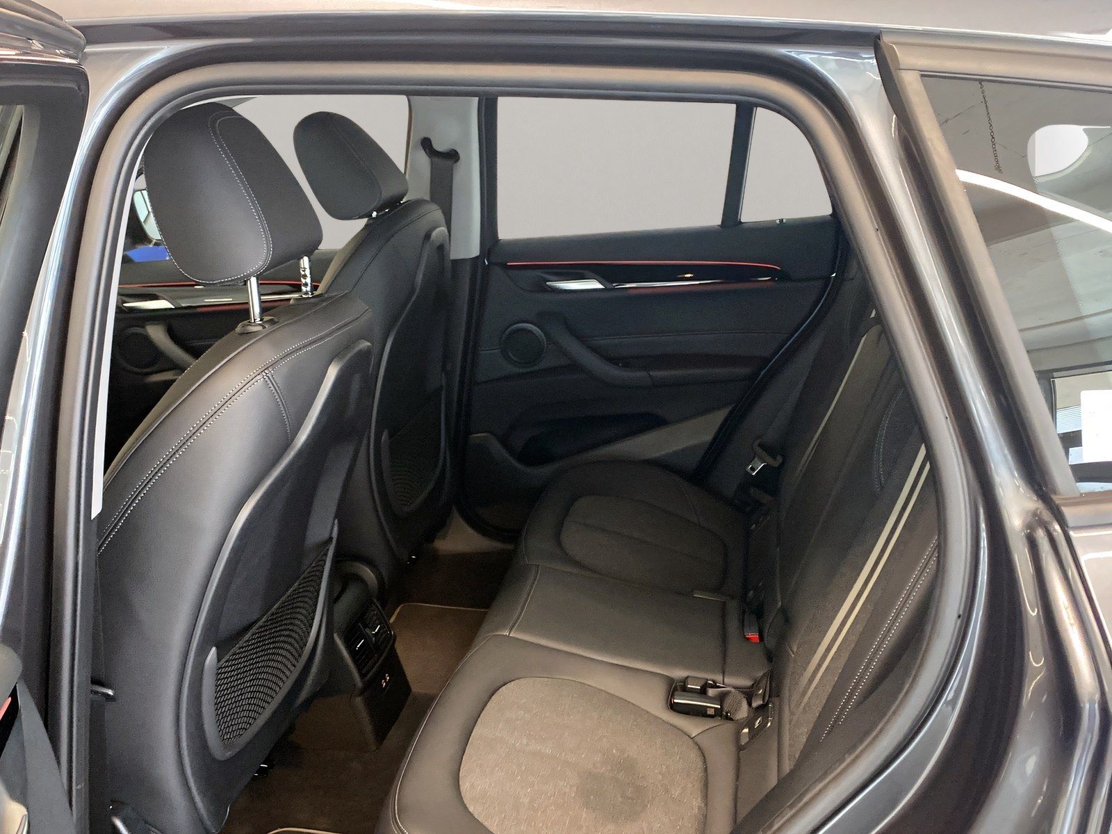 BMW X1 xDrive20d Sport Line - Samsaru's Car Outlet