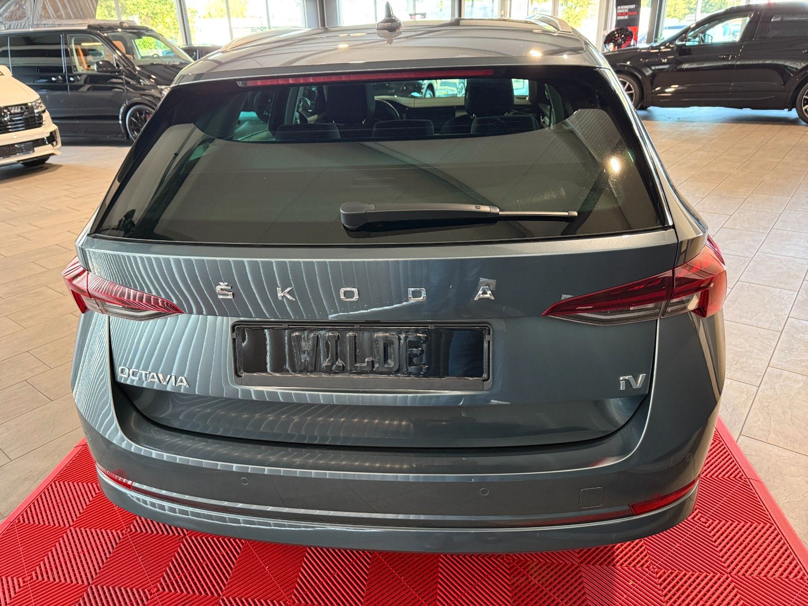 Skoda Octavia Combi First Edition iV - Samsaru's Car Outlet