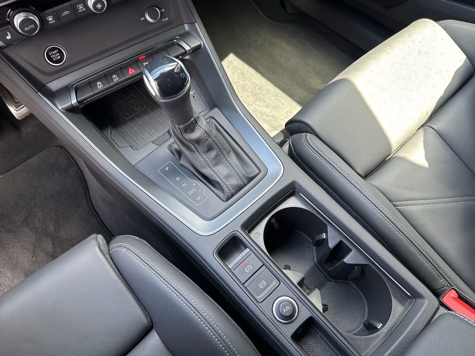 Audi Q3 40 quattro S LINE STANDHZ. AHK 360°CAM LM20