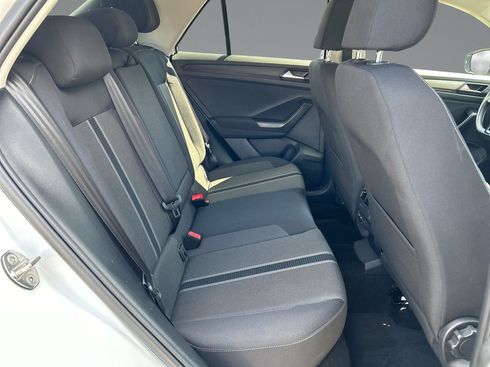 Volkswagen T-Roc 2.0 TDI Style - Samsaru's Car Outlet