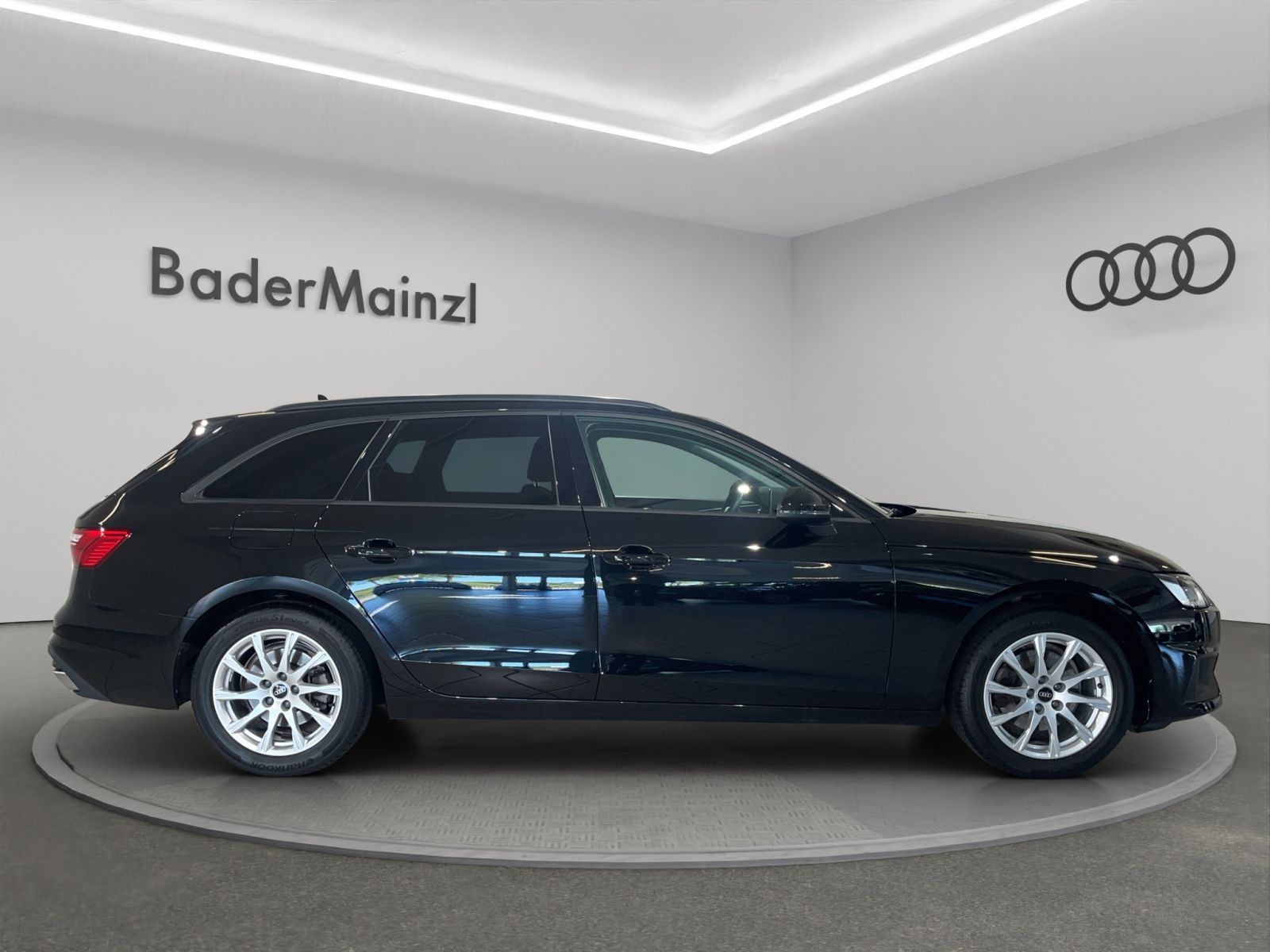 Audi A4 Avant 35 TFSI - Samsaru's Car Outlet