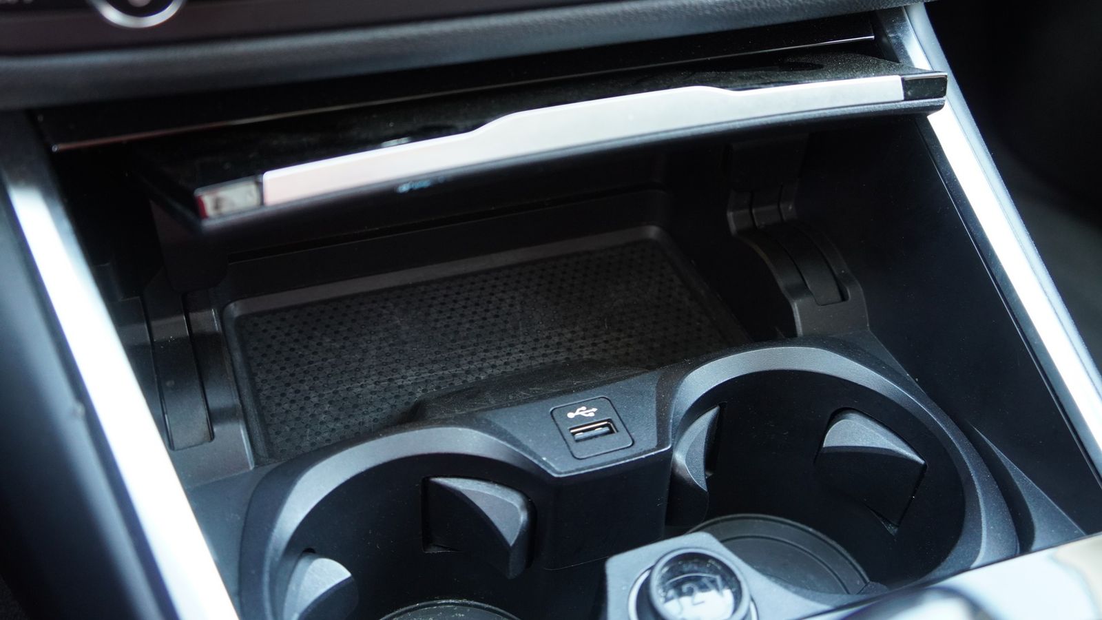 BMW 320e Touring xDrive Sport Line - Samsaru's Car Outlet
