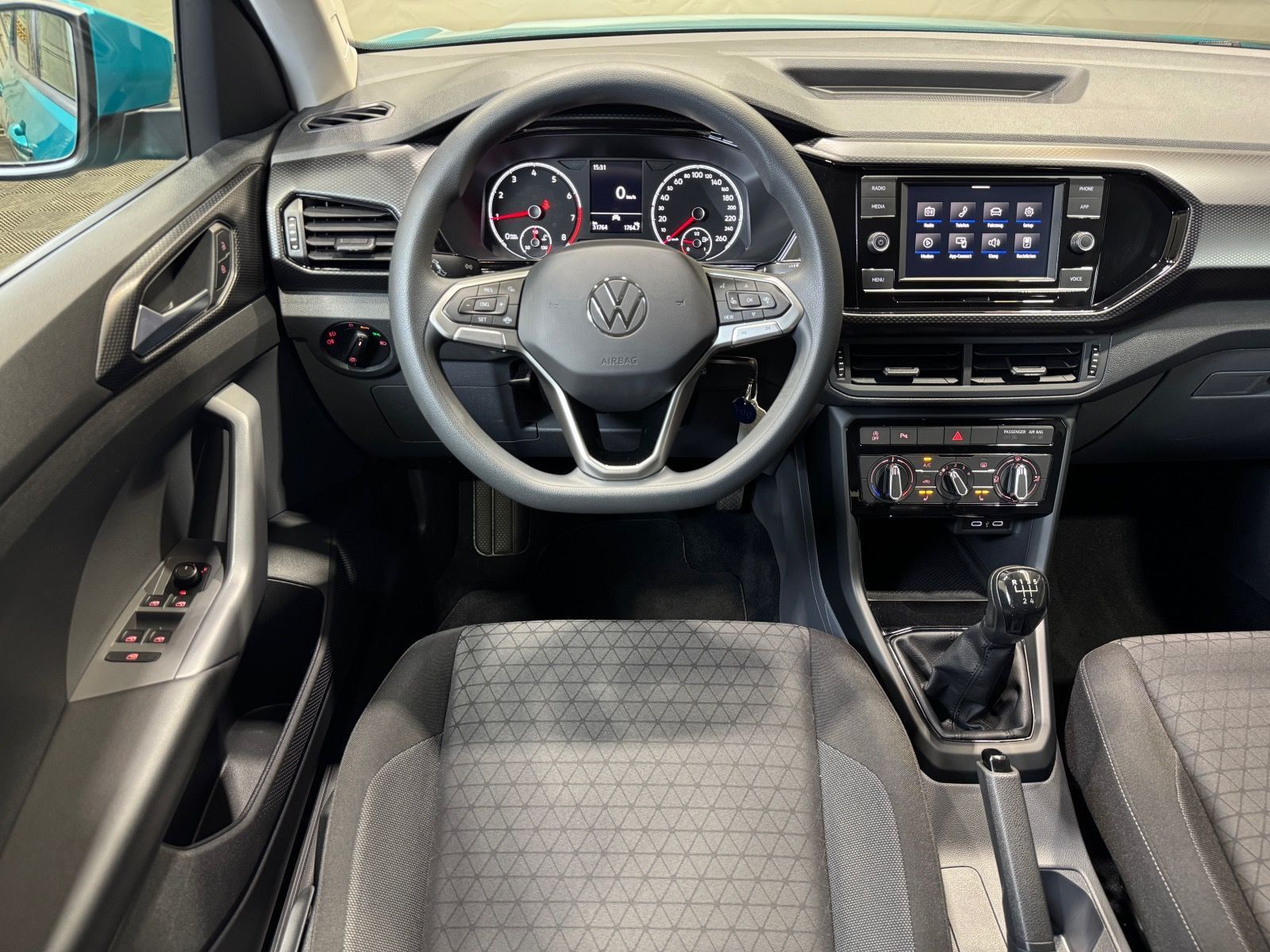 Volkswagen T-Cross Life 1.0 TSI - Samsaru's Car Outlet