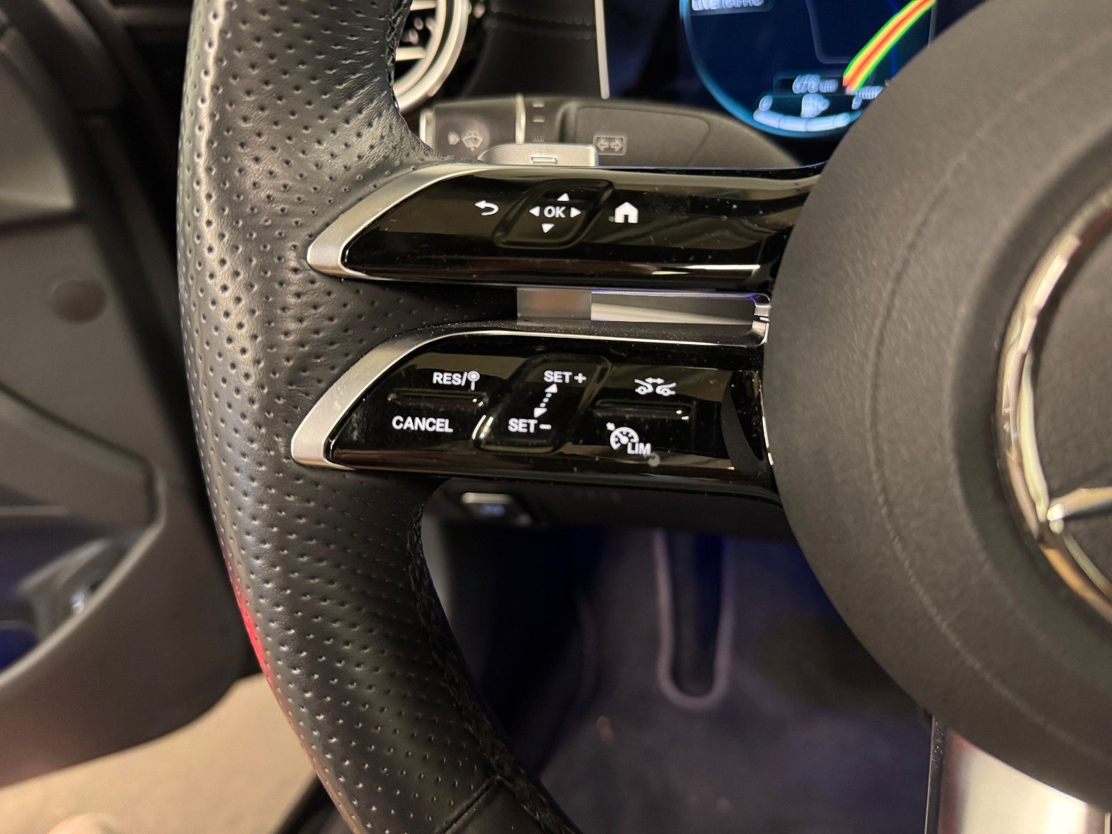 Mercedes-Benz E 300 d 4Matic AMG - Samsaru's Car Outlet