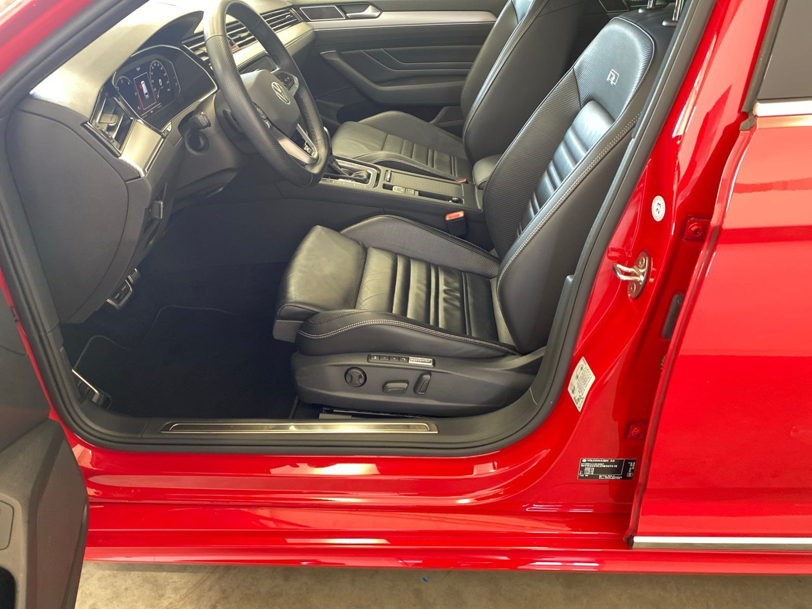 Volkswagen Passat Variant Elegance 4M - Samsaru's Car Outlet