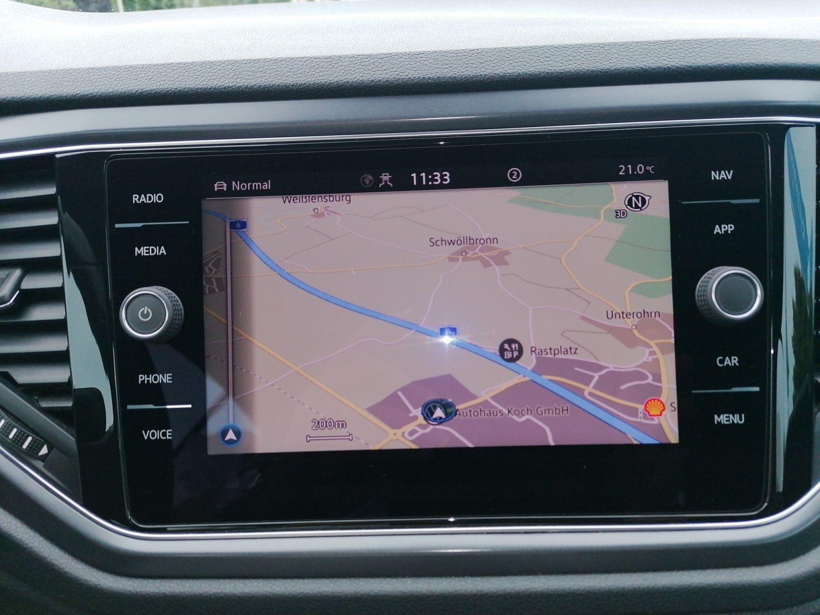 Volkswagen T-Roc 1.5TSI R-Line - Samsaru's Car Outlet