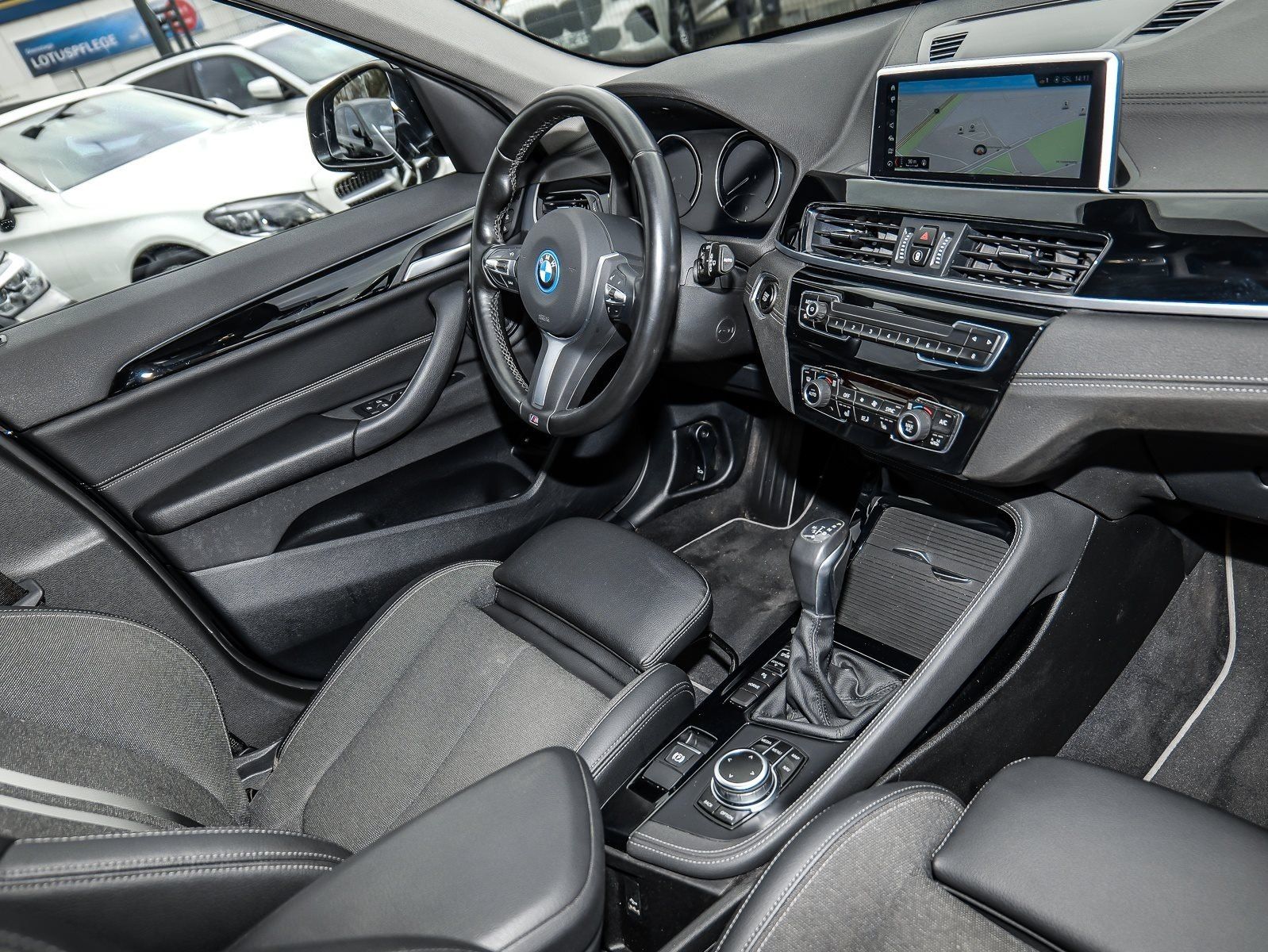 BMW X1 xDrive25e Sport Line - Samsaru's Car Outlet