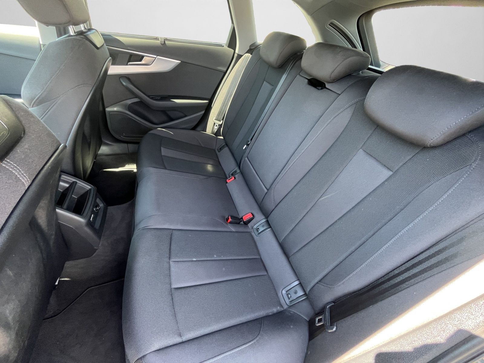 Audi A4 Avant 40 TDI S Line - Samsaru's Car Outlet