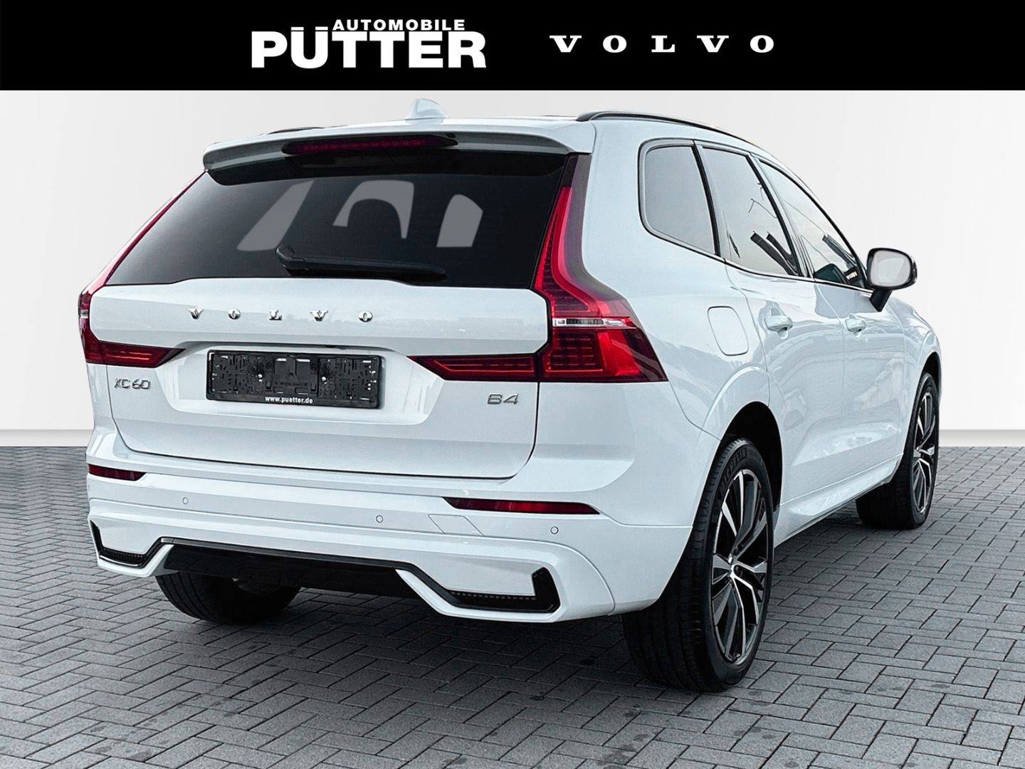 Volvo XC60 B4 Benzin Plus Dark 20'' AHK ACC Harman DAB