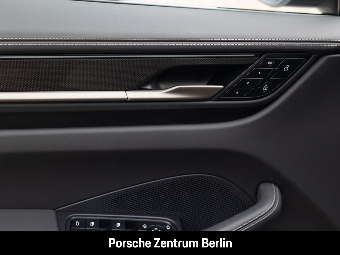 Porsche Macan Turbo HA-Lenkung Surround View 21-Zoll