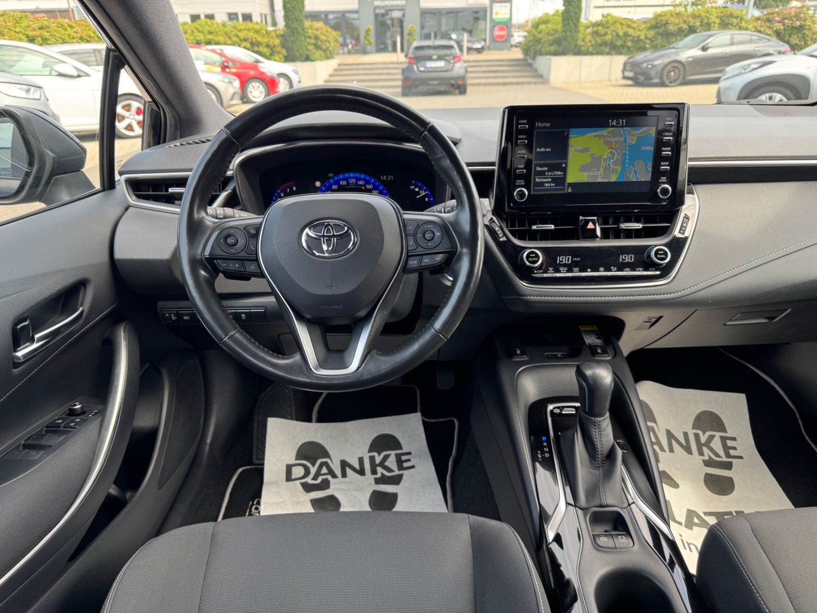 Toyota Corolla Touring Sports Hybrid Club - Samsaru's Car Outlet
