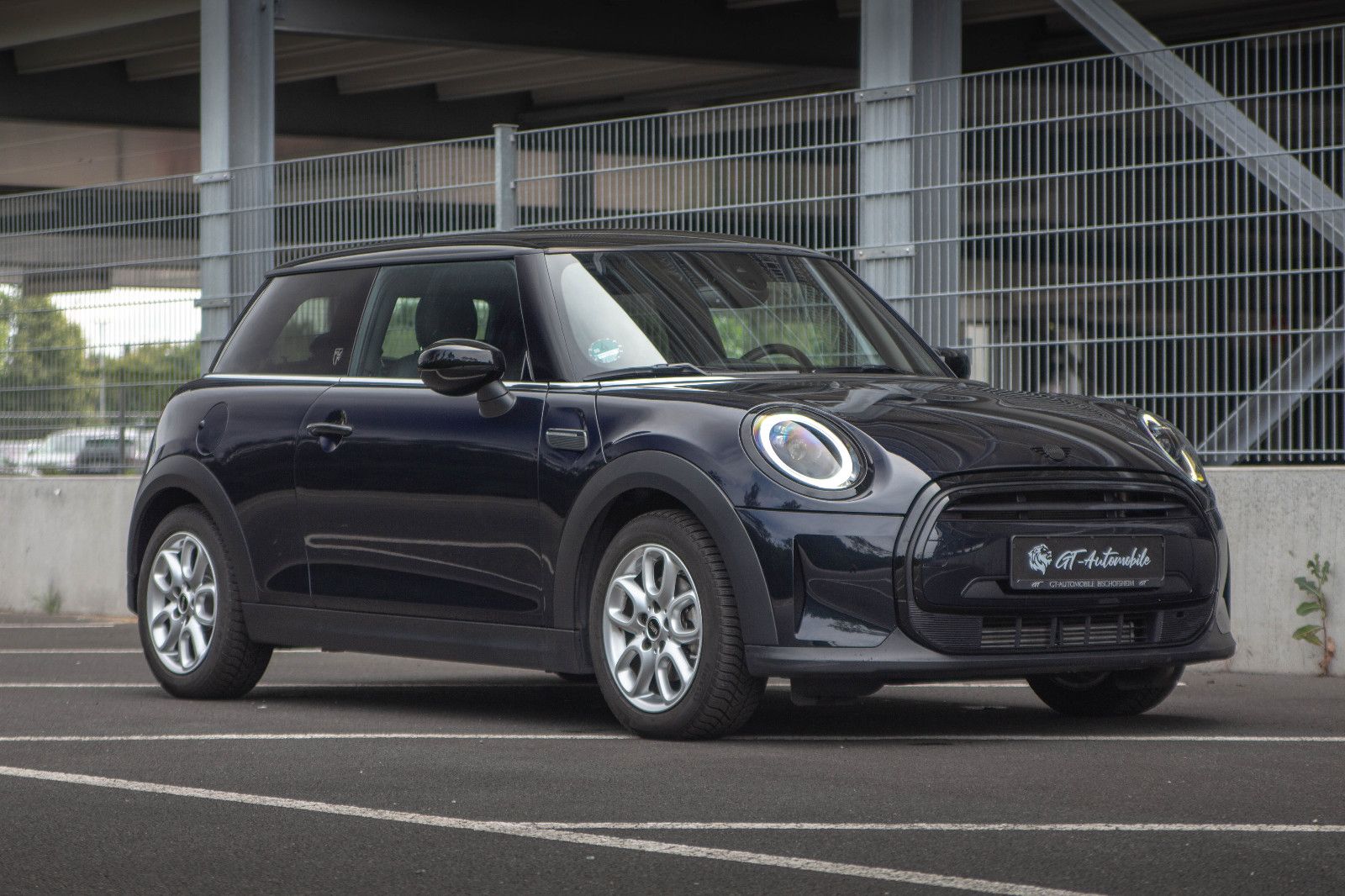MINI Cooper *Yours Trim* - Samsaru's Car Outlet