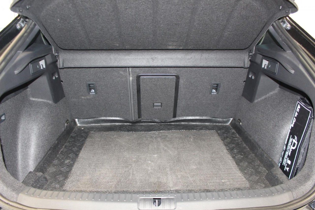 Cupra Formentor VZ 4Drive AHK+elSITZ+PANO+elHK+CARPLAY