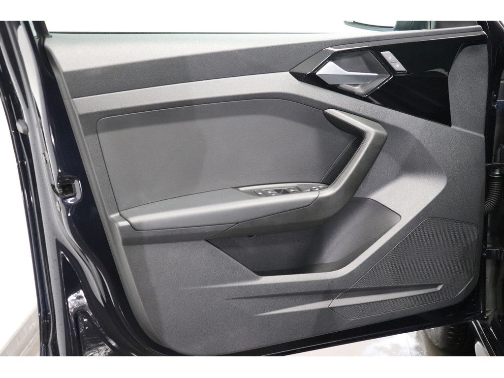 Audi A1 30 citycarver 1.0.TFSI S-tronic Standheizung