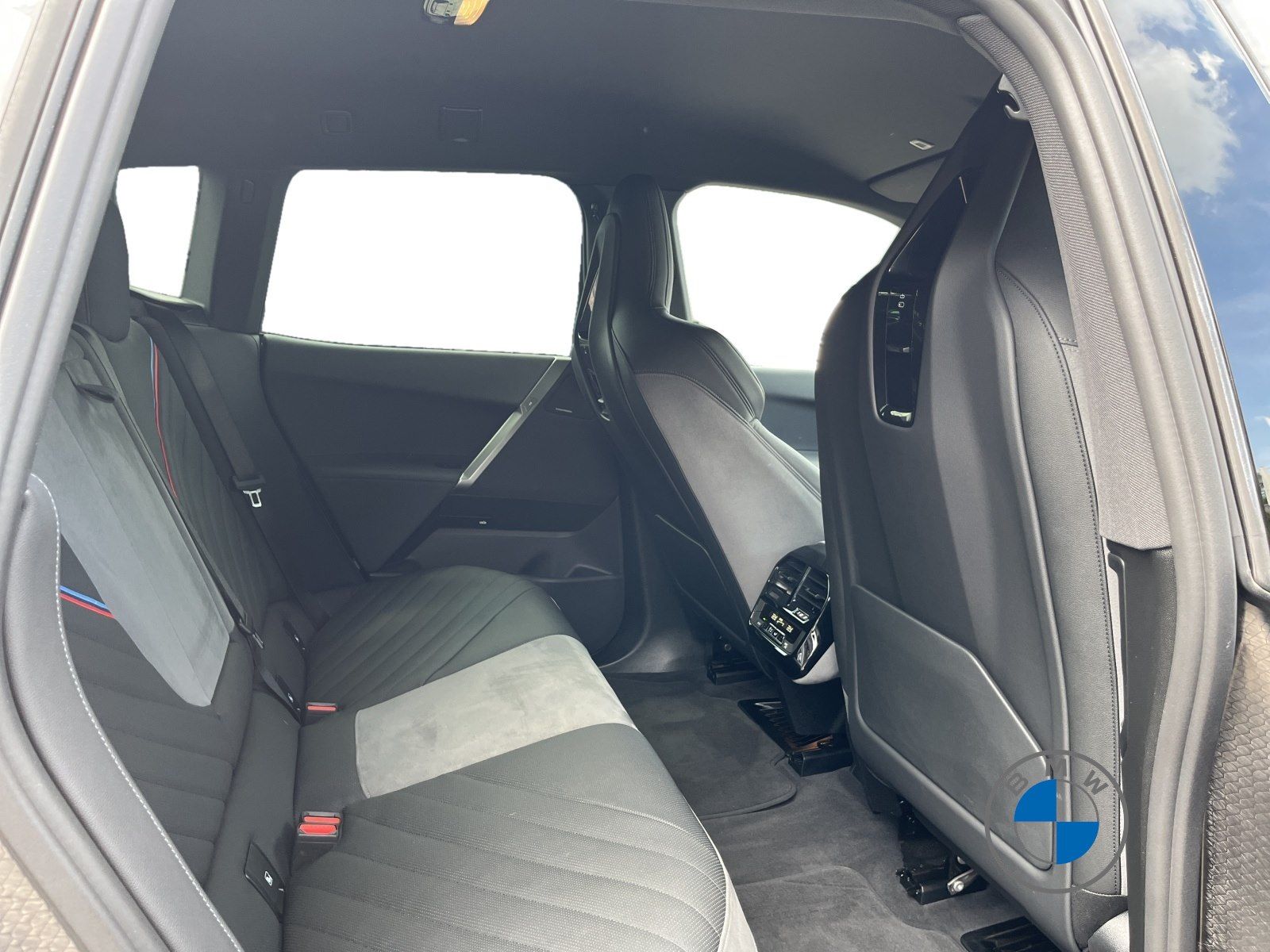 BMW iX M70 XDRIVE 22" DA/PA Prof. Luftfederung AHK