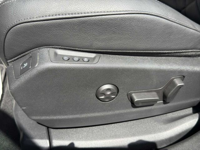 DS Automobiles DS 7 Crossback PT 180 Aut. RIVOLI LEDER NAVI 360