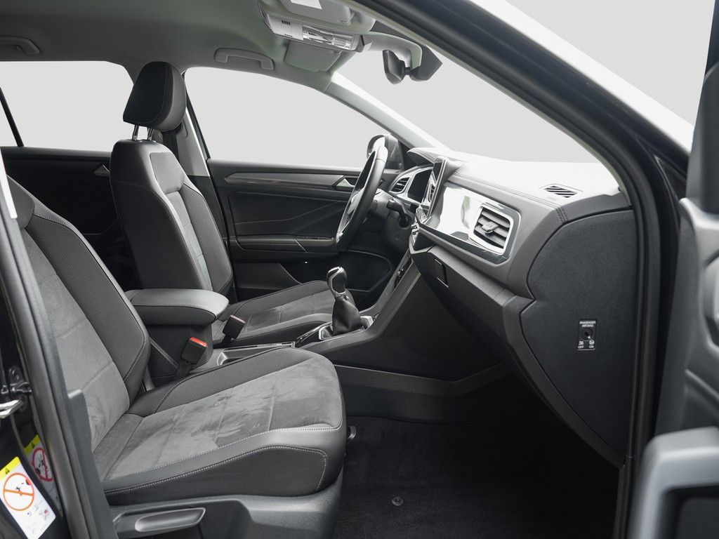 Volkswagen T-Roc 1.0 TSI Style - Samsaru's Car Outlet