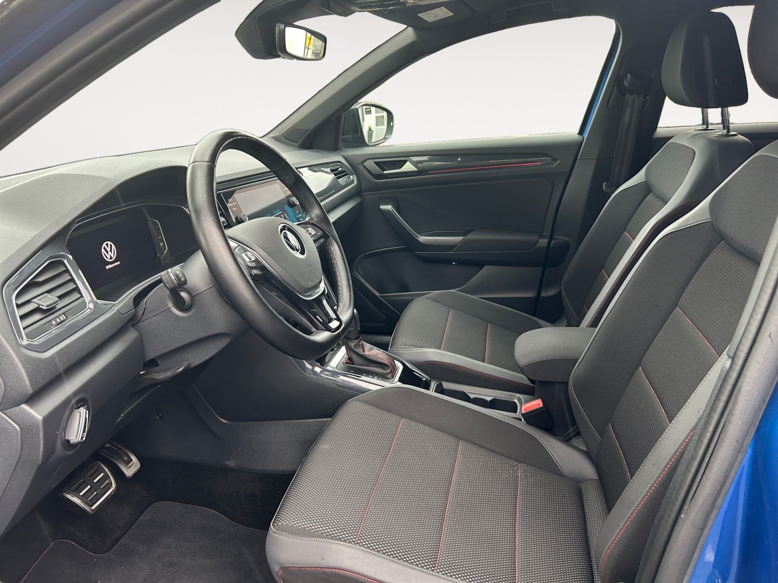 Volkswagen T-Roc 1.5 TSI Sport R-Line - Samsaru's Car Outlet