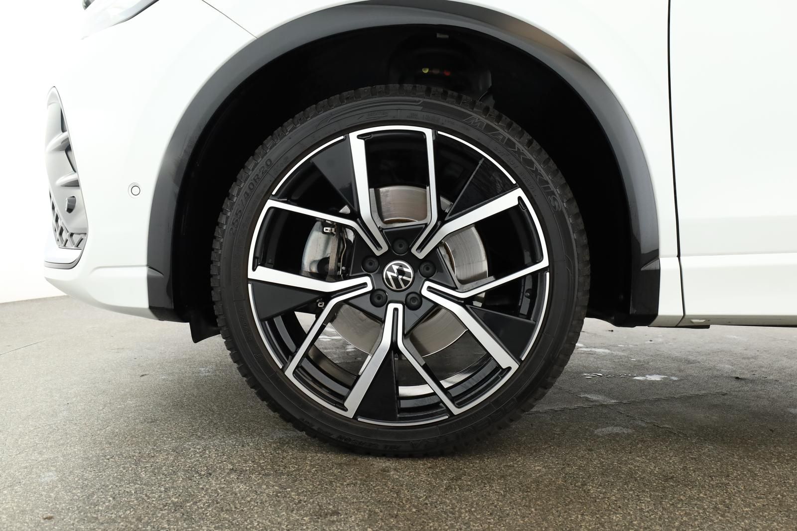 Volkswagen Tiguan 2.0 TDI 4M DSG R-Line Leder Pano Navi 360