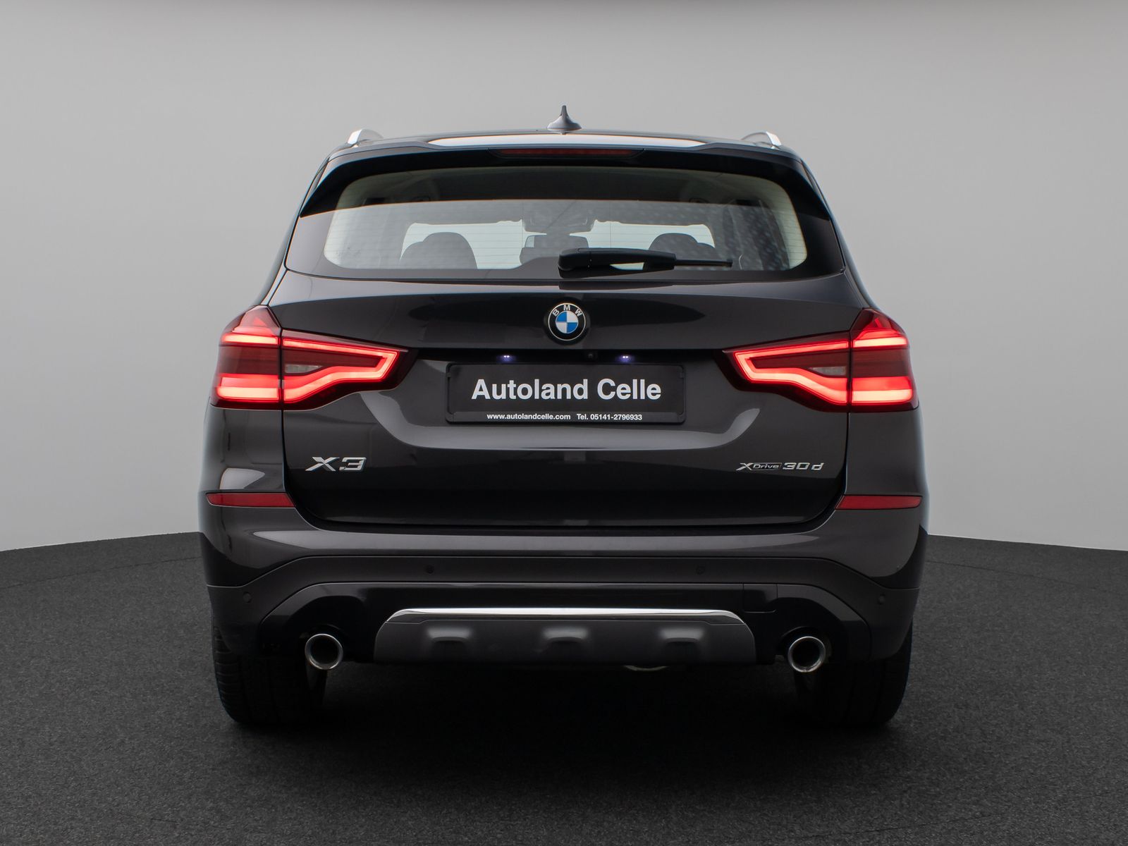 BMW X3 xD30d LuxuryLine - Samsaru's Car Outlet