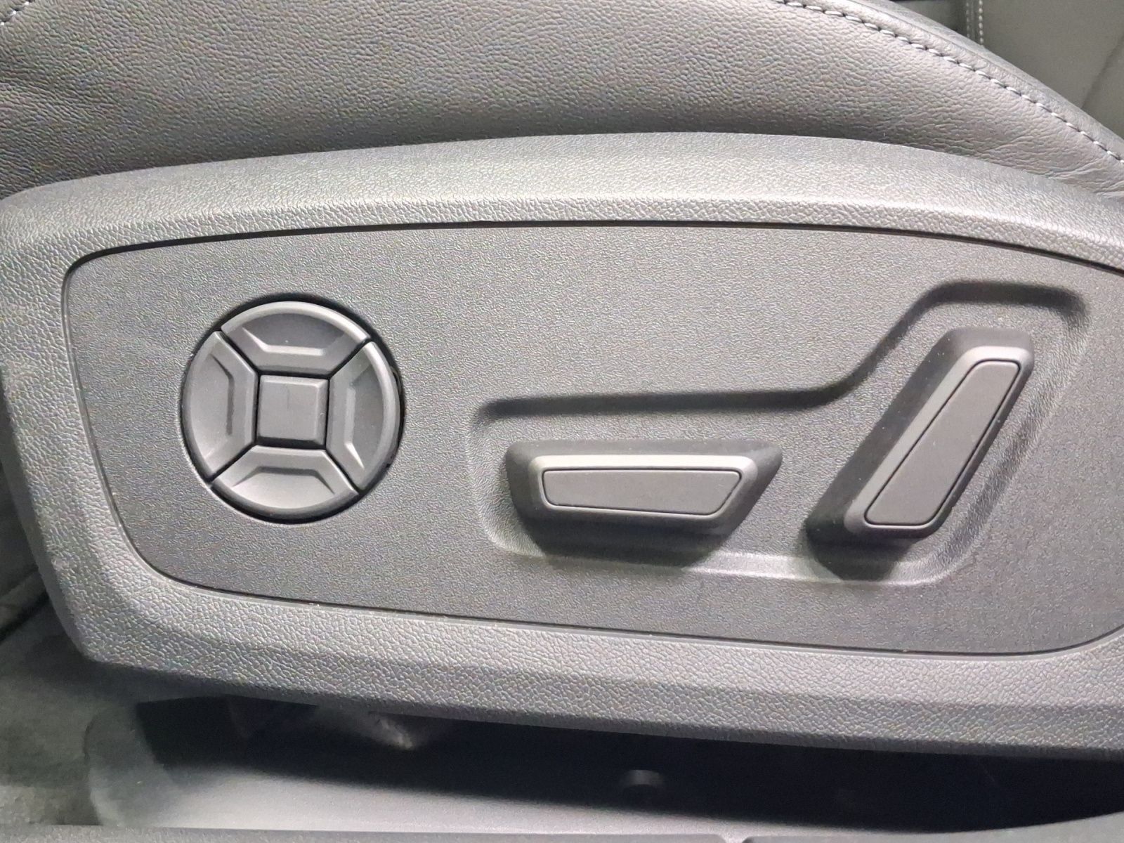 Audi A6 TFSI Q S LINE UPE92 LEDER AHK BF-DISPLAY BuO