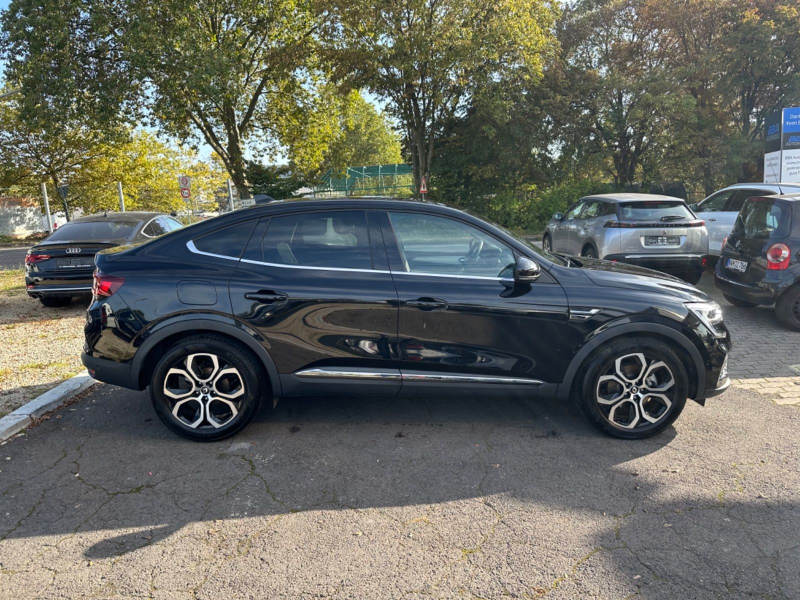 Renault Arkana E-Tech Intens - Samsaru's Car Outlet