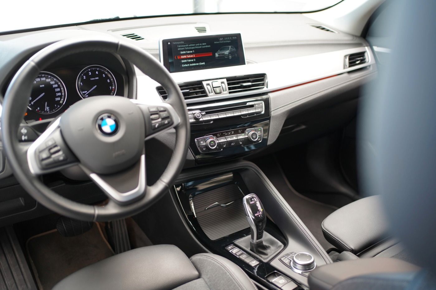 BMW X1 Sport Line xDrive - Samsaru's Car Outlet