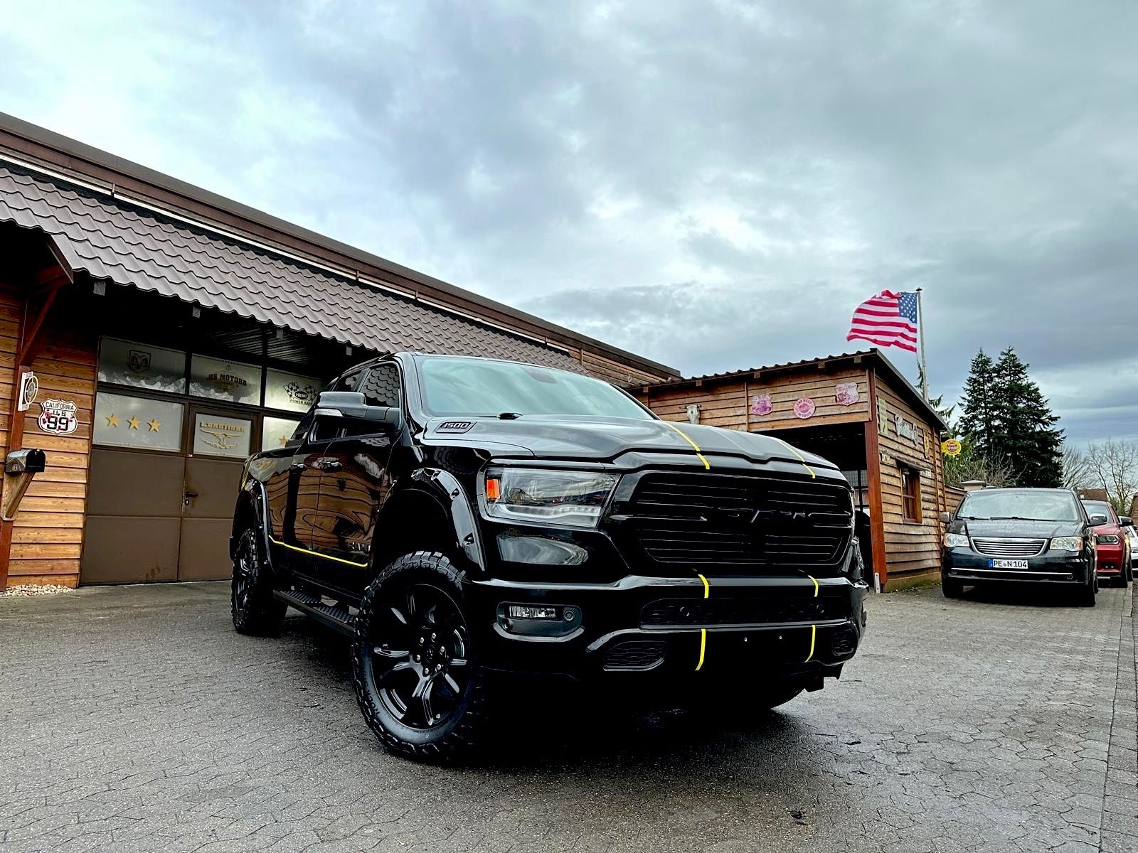 Dodge 5.7 V8*LIFT*BÜGEL*OFFROAD*AHK*NAVI*LED*GARANTIE
