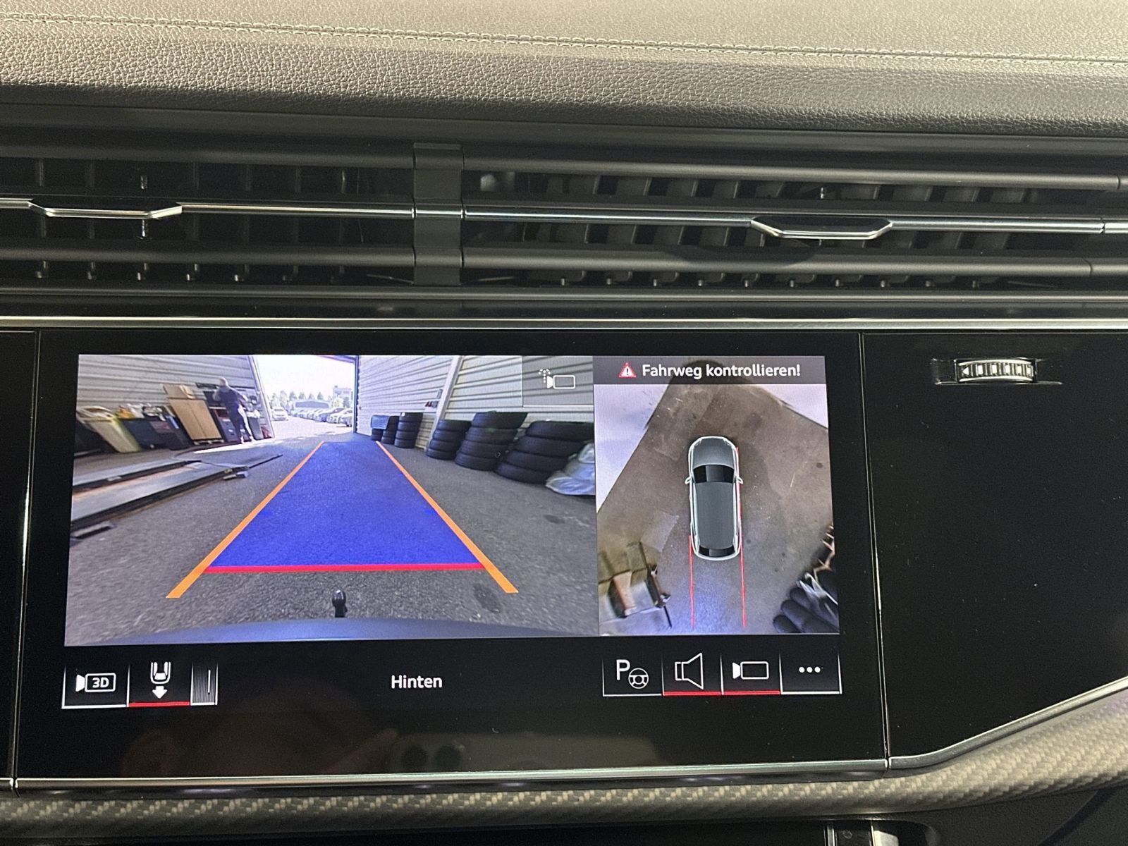Audi Q8 50 TDI QUATT S LINE HD-MATRIX+PANO+AHK+RAUTE+