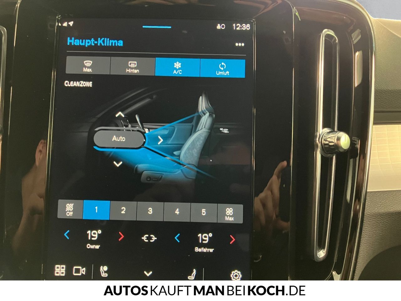 Volvo XC40 B3 DKG Core AHK LED SHZ/LHZ NAVI PDC/CAM!