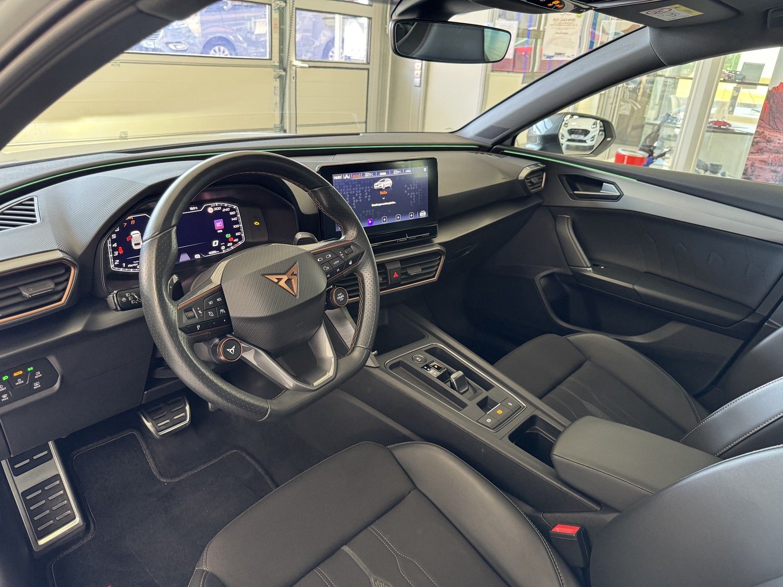 Cupra Leon Sportstourer VZ 4Drive - Samsaru's Car Outlet