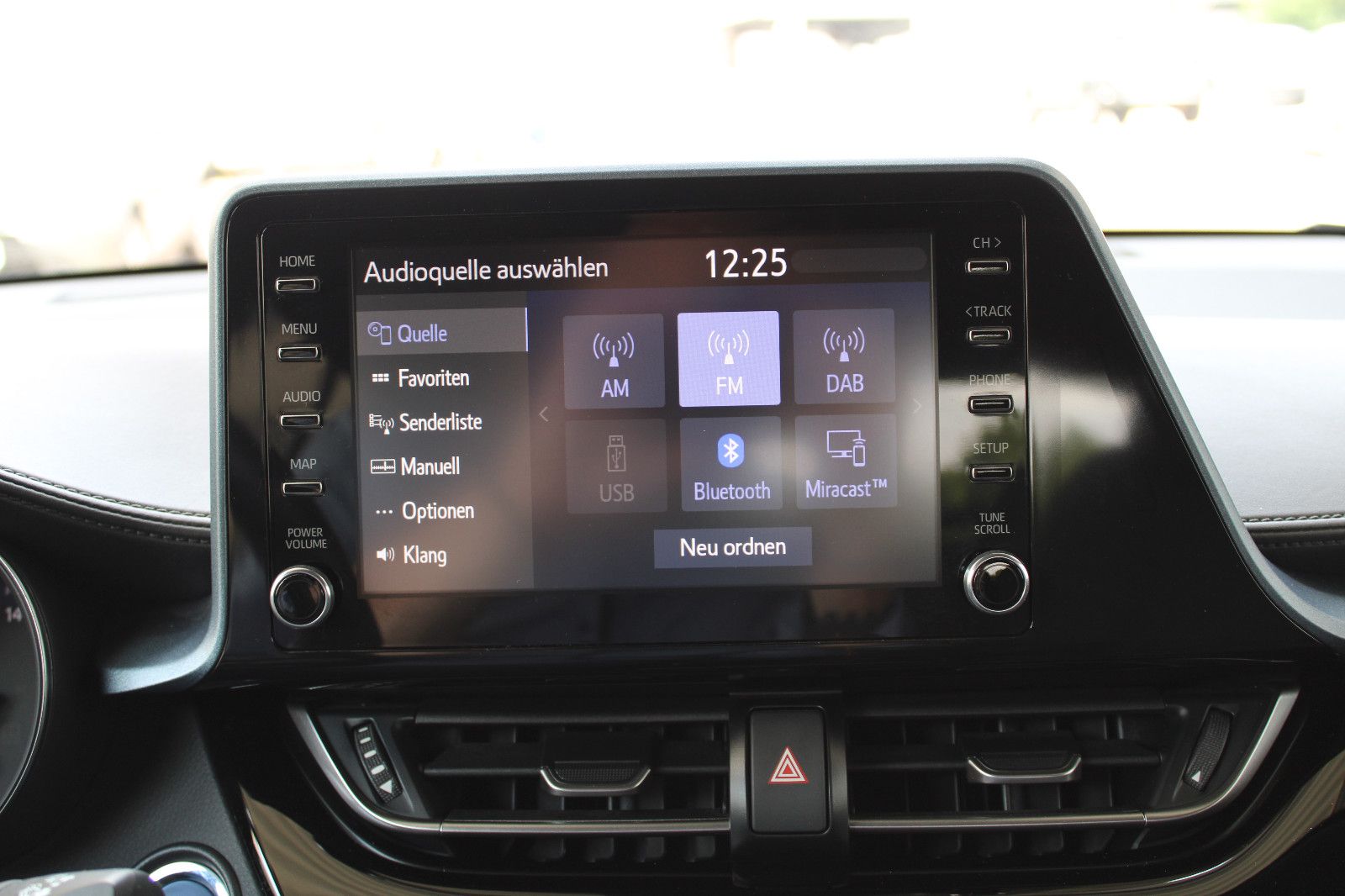 Toyota C-HR 2.0 Hybrid - Samsaru's Car Outlet