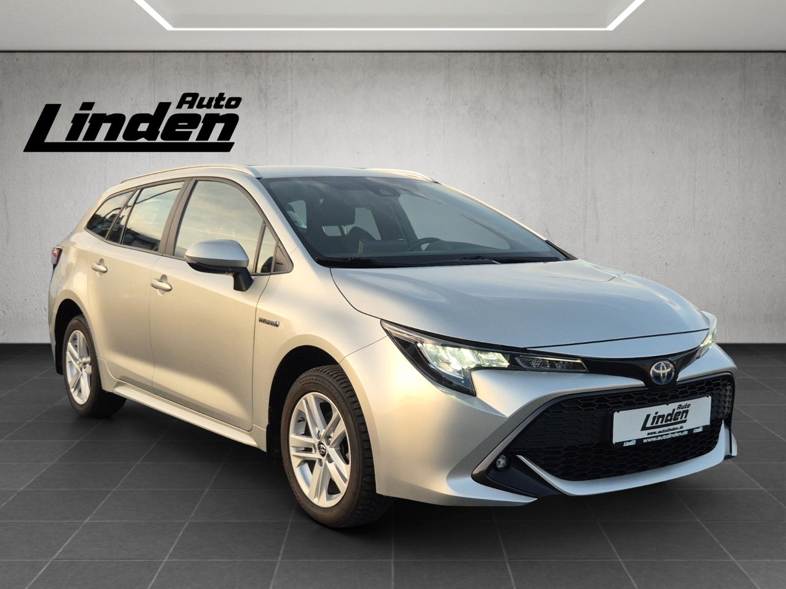 Toyota Corolla TS Business Kamera Carplay SHZ LED