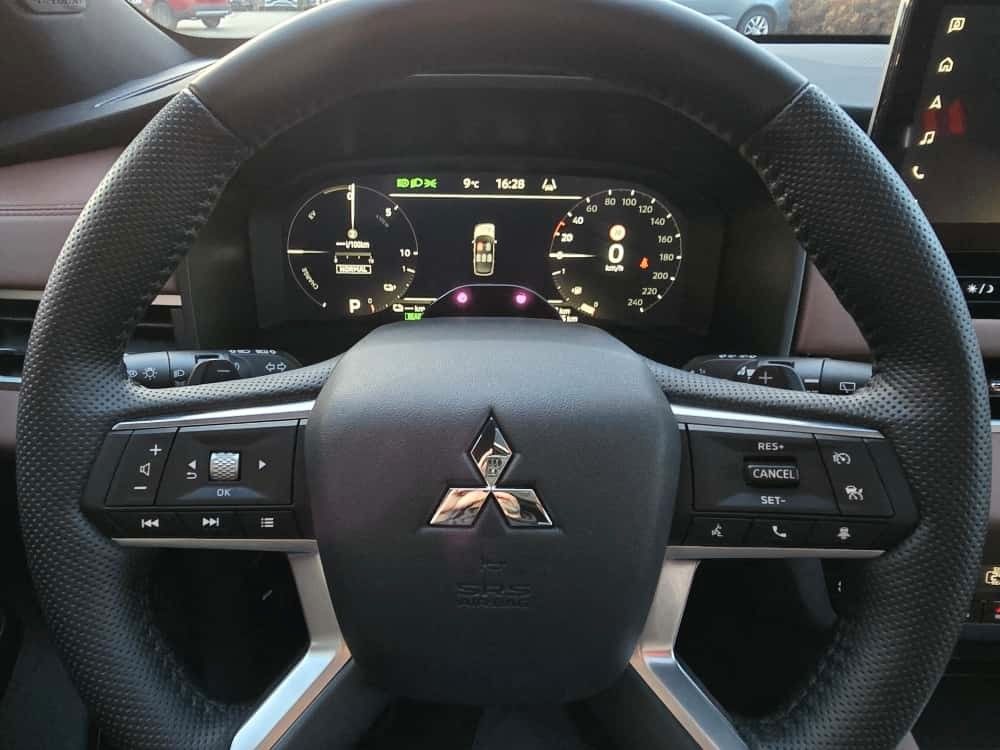 Mitsubishi PHEV Outlander Top LUXURY//0,99% FINANZIERUNG