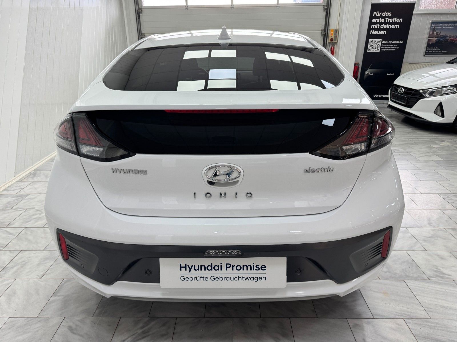 Hyundai IONIQ Style Elektro - Samsaru's Car Outlet
