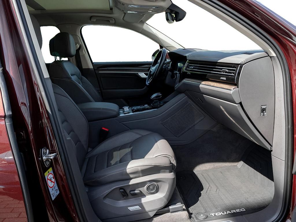 Volkswagen Touareg 3.0 V6 TSI eHybrid Atmosphere 4M - Samsaru's Car Outlet