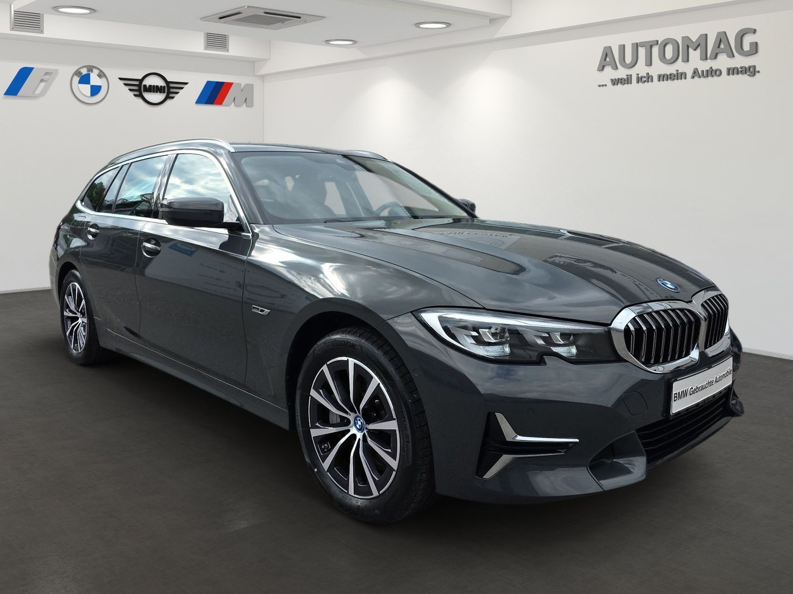 BMW 330e xDrive Touring Luxury-Line - Samsaru's Car Outlet