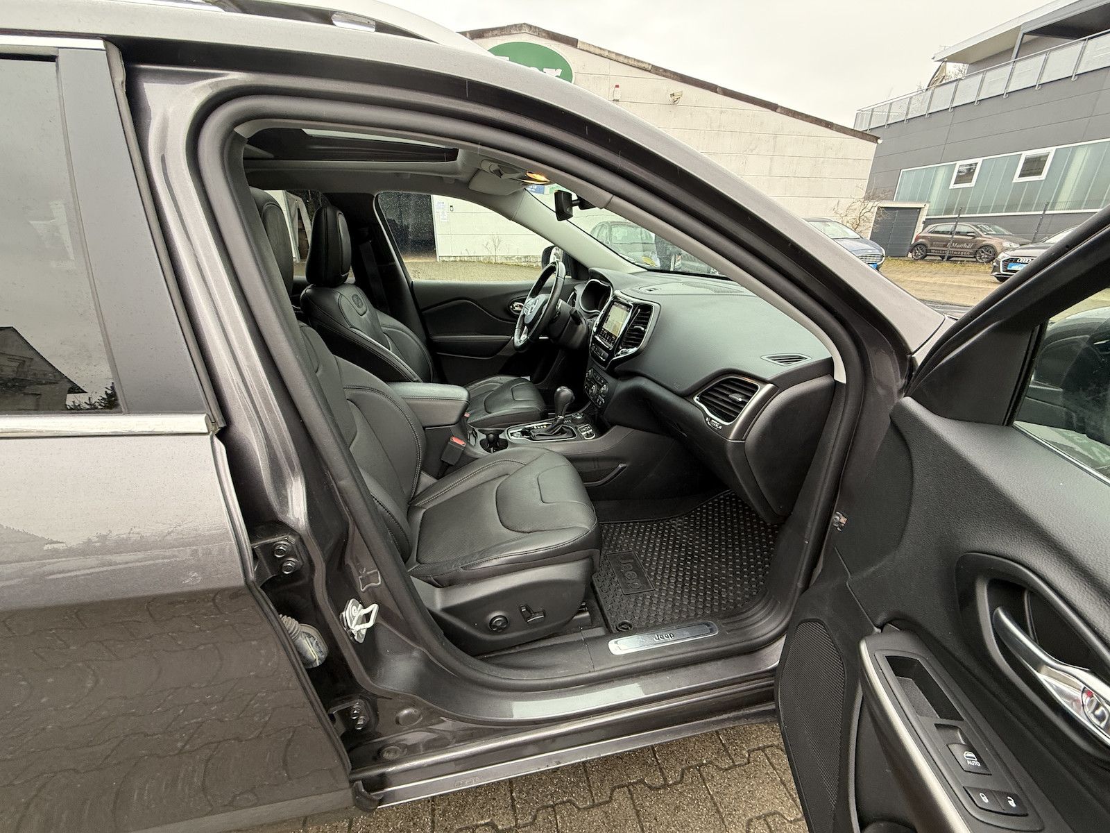 Jeep Cherokee Overland 4WD Navi LED Kamera Temp PDC S