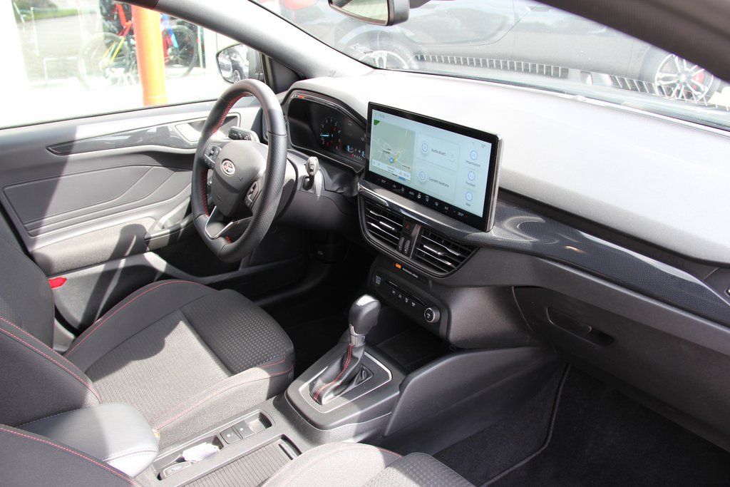 Ford Focus Turnier 155PS ST-LINE LED AdapTempomat CAM