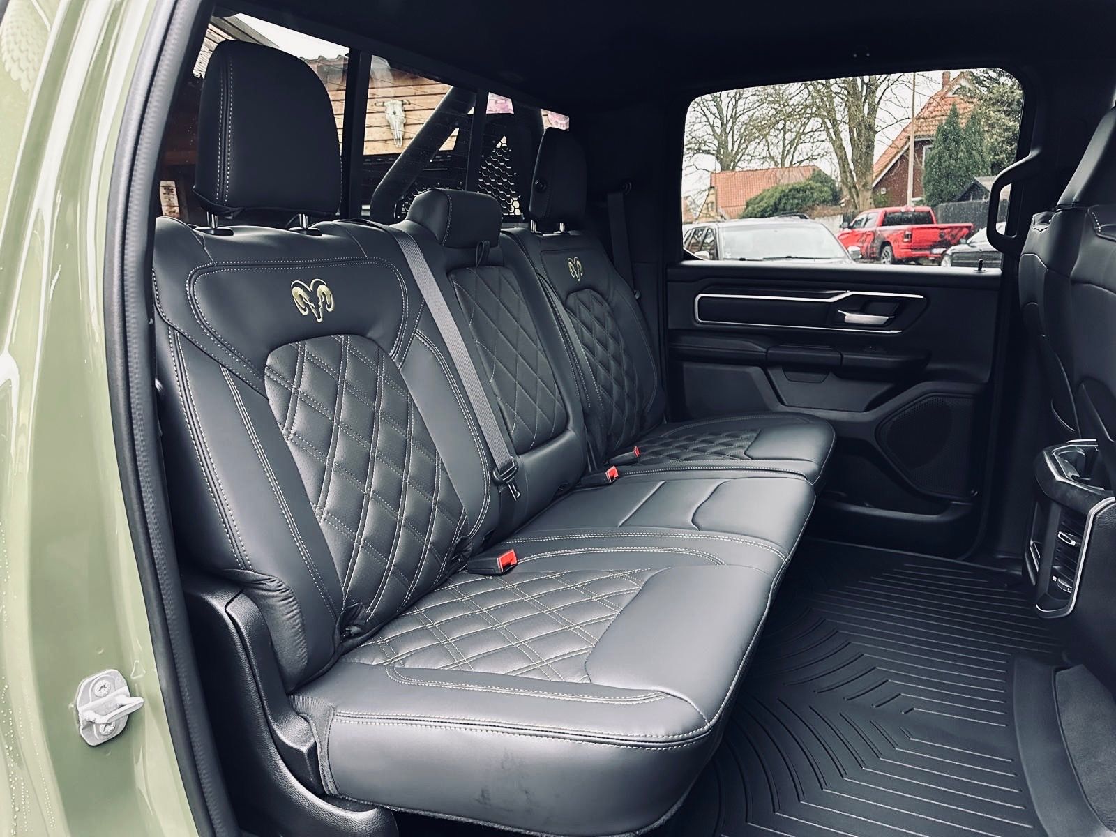 Dodge 5.7 V8*LIFT*BÜGEL*OFFROAD*AHK*NAVI*LED*GARANTIE