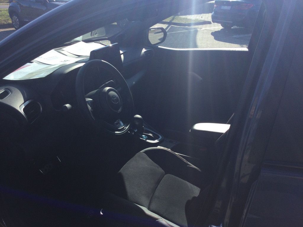 Toyota Yaris GR SPORT 1 5-l-VVT-iE Hybrid Syst. 96 kW (