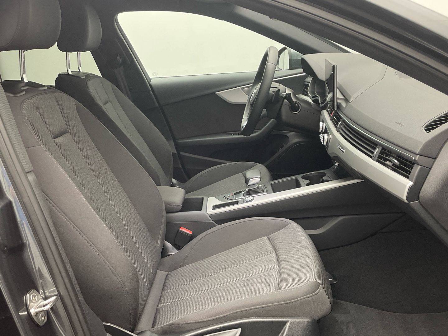 Audi A4 Avant S line 45 TFSI quattro - Samsaru's Car Outlet