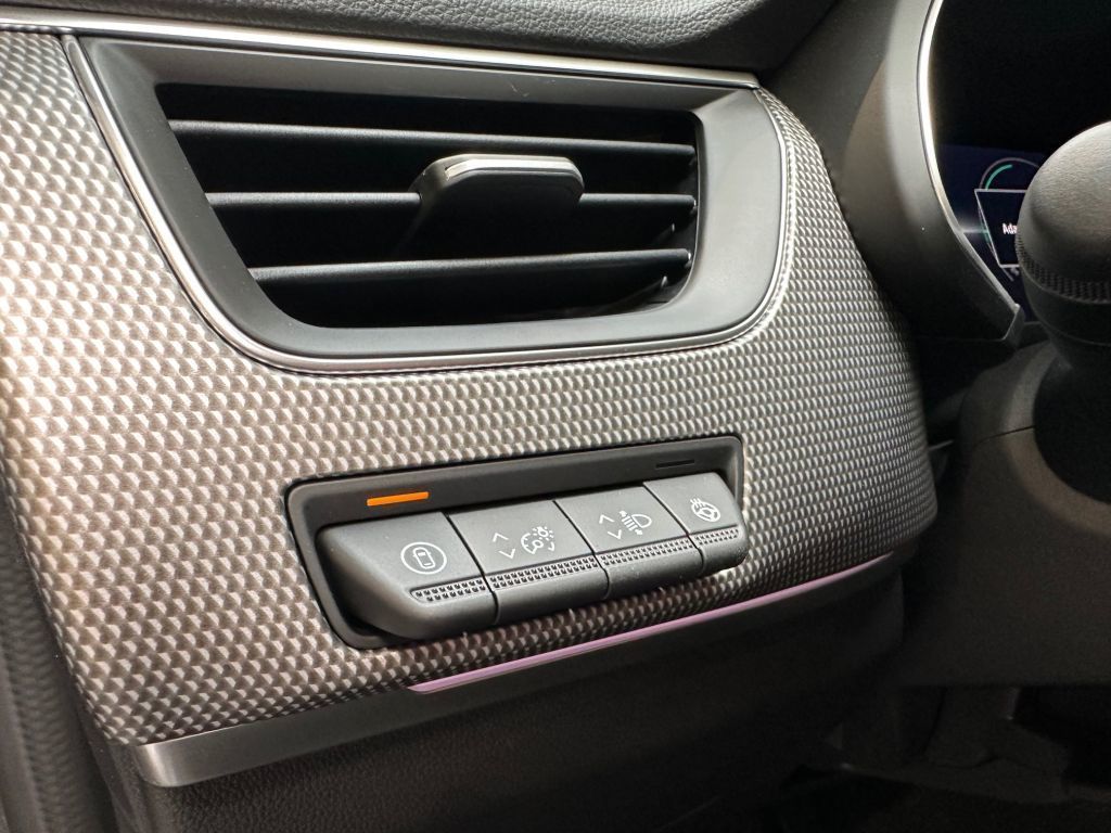 Renault Arkana TECHNO E-Tech Full Hybrid - Samsaru's Car Outlet