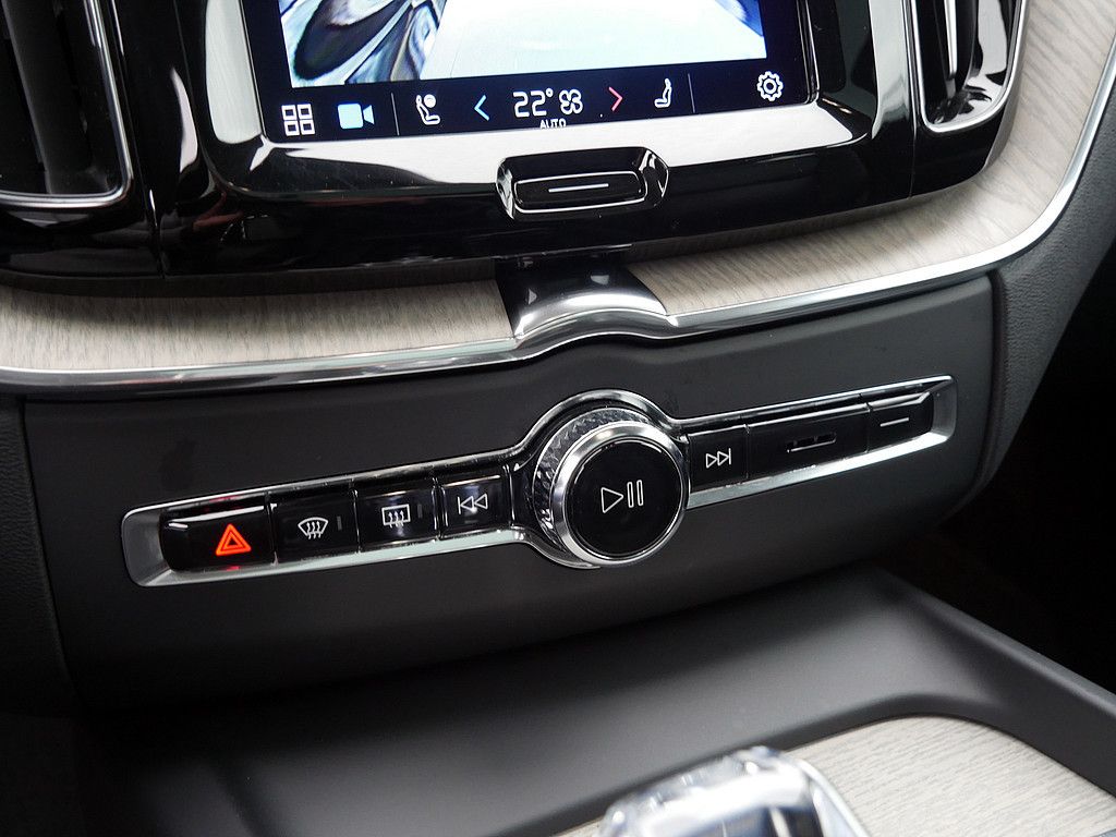 Volvo XC60 T8 Recharge Inscription FACEL. STANDHZ LED