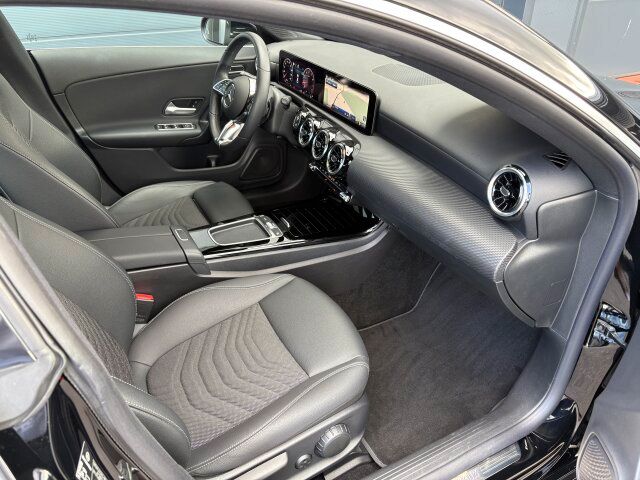 Mercedes-Benz CLA 180 Coupé Advanced - Samsaru's Car Outlet