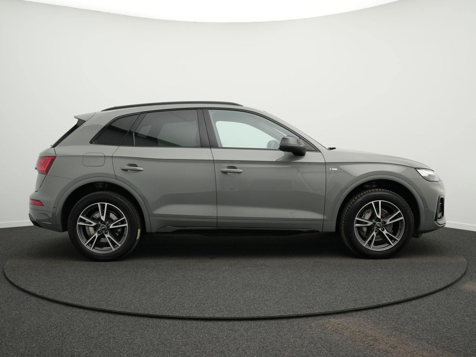 Audi Q5 S line 55 TFSIe qu. *ACC*AHK*HdUp*KAM*8-fach*