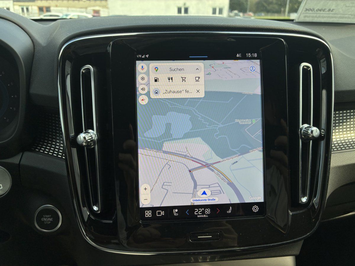 Volvo XC40 B4 Plus Dark AHK LED 360° 8-fach