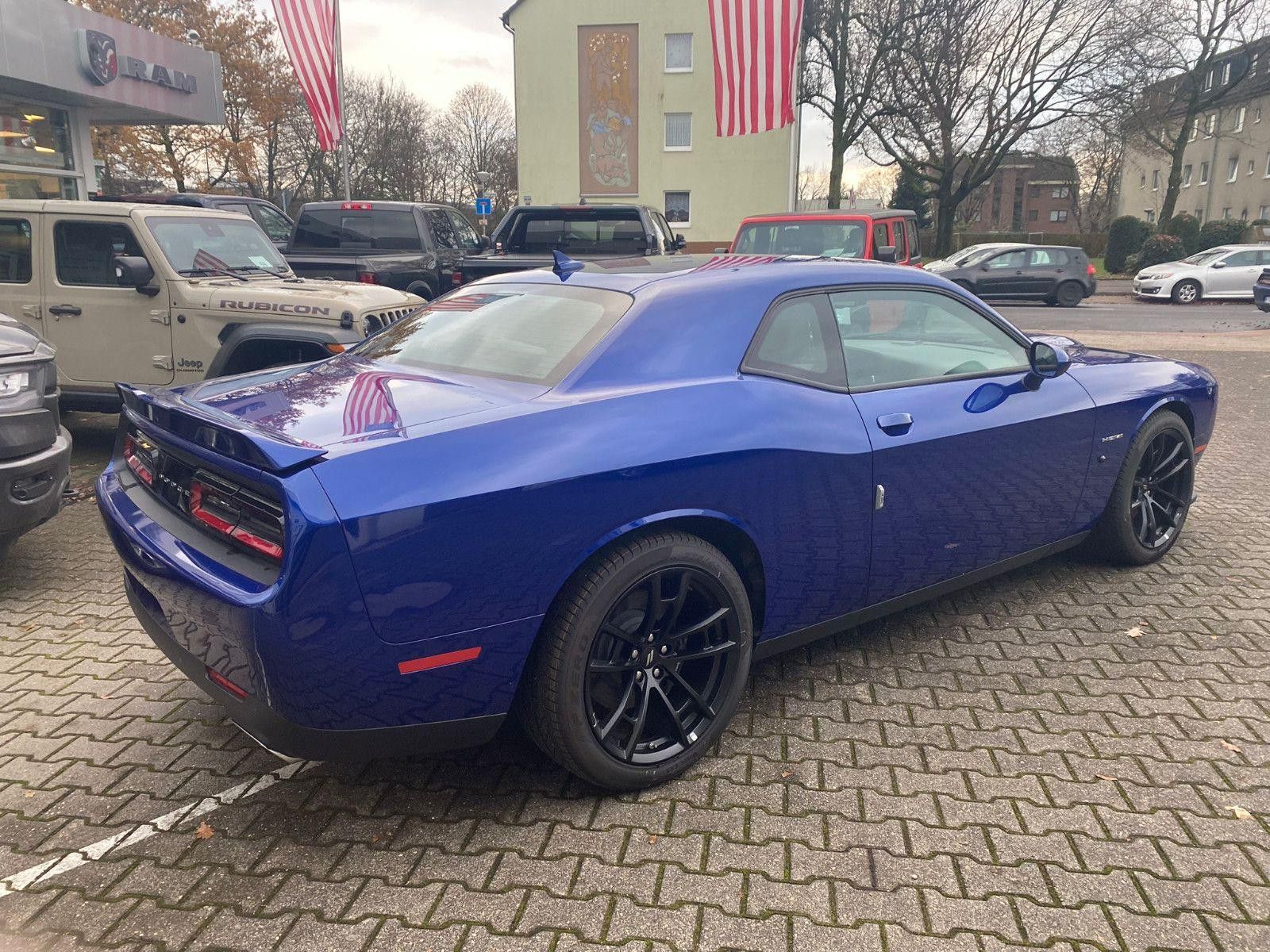 Dodge Challenger R/T 5.7 V8 HEMI Performance Plus AEC